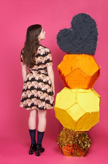 SOLID COLOR HEART SHAPE PINATA