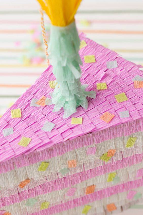 BIRTHDAY CAKE PINATA
