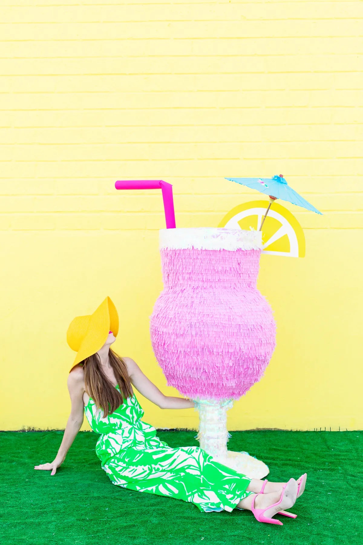 GIANT TROPICAL DRINK PINATA