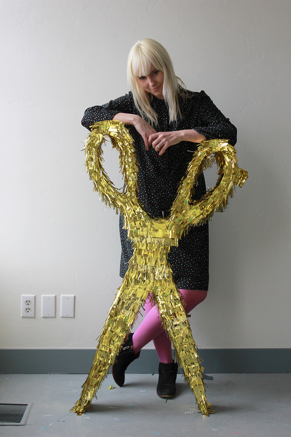 GOLD SCISSORS PINATA